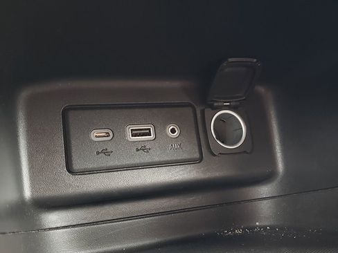 Used 2020 Chevrolet Equinox LT image 22