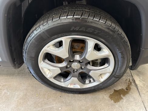 Used 2019 Jeep Compass Limited AWD/4WD image 31