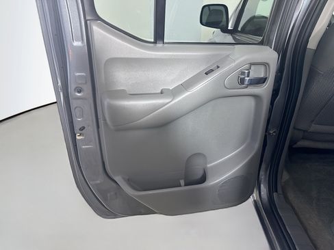 Used 2017 Nissan Frontier SV AWD/4WD image 24