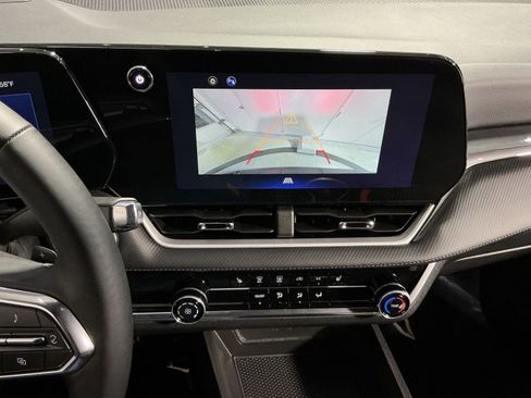 Used 2025 Chevrolet Equinox LT image 27