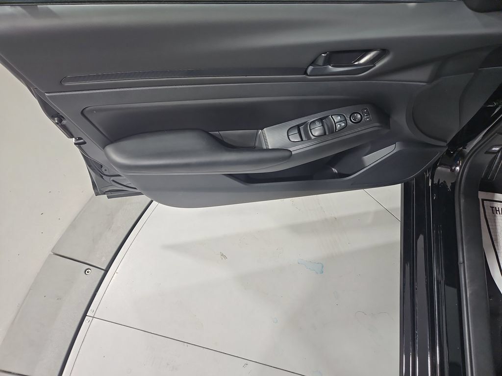 Certified 2025 Nissan Altima 2.5 S FWD image 12