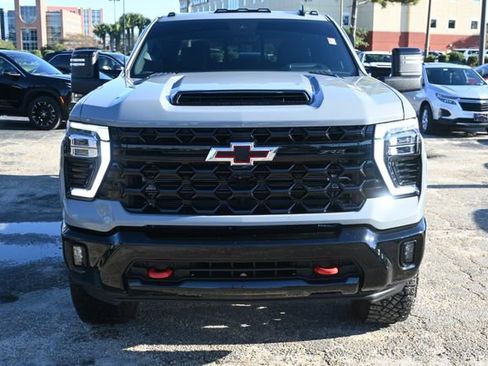 Used 2024 Chevrolet Silverado 2500 ZR2 w/ Technology Package image 8