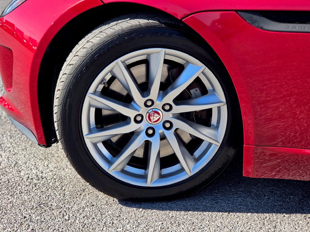 Used 2015 Jaguar F-TYPE Convertible RWD image 10