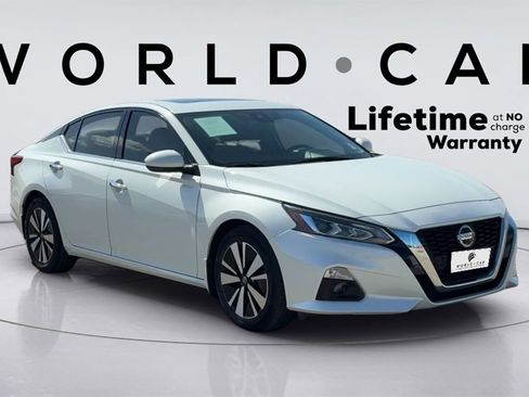 Used 2020 Nissan Altima 2.5 SV image 1