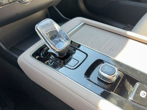 Certified 2025 Volvo XC90 B5 Plus image 17