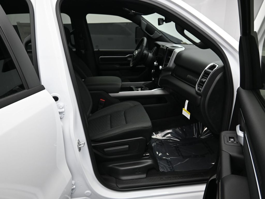 New 2025 RAM 1500 Big Horn AWD/4WD image 25