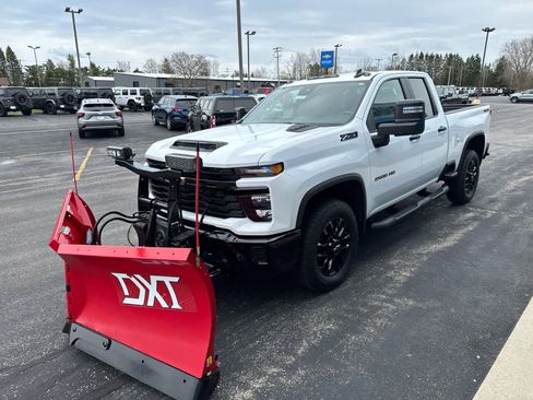 New 2026 Chevrolet Silverado 2500 Custom w/ Custom Value Package AWD/4WD image 5