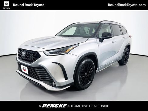 Certified 2025 Toyota Highlander XSE AWD/4WD image 1