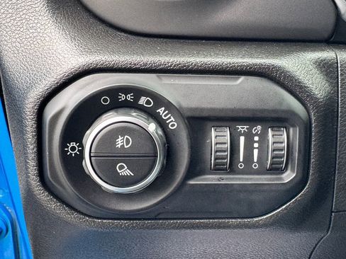 Used 2022 Jeep Gladiator Sport AWD/4WD image 28