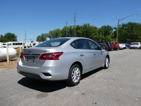 Used 2019 Nissan Sentra SV FWD image 5
