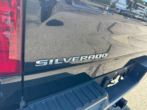 Used 2021 Chevrolet Silverado 1500 LT AWD/4WD image 25