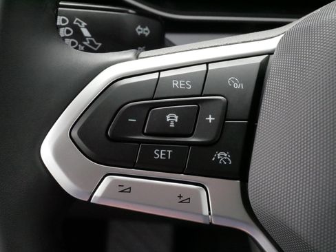 Used 2026 Volkswagen Jetta SE w/ Black Wheel Package FWD image 26