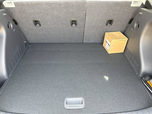 New 2026 Hyundai Elantra Limited FWD image 10
