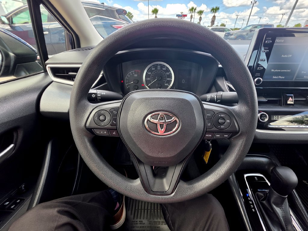 Used 2020 Toyota Corolla LE FWD image 17