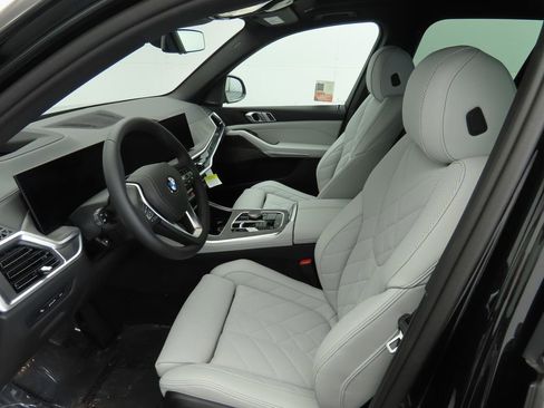 Certified 2025 BMW X5 sDrive40i image 21