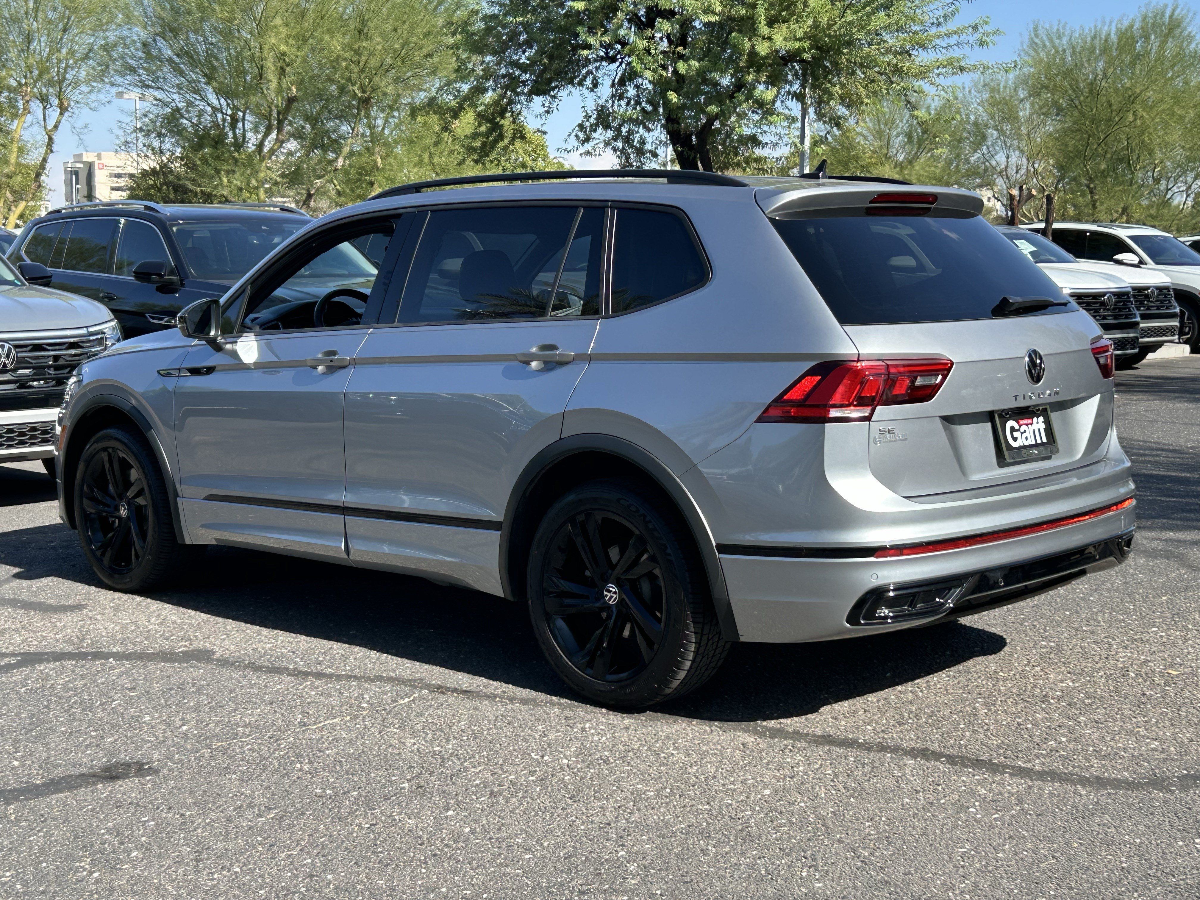 Used 2023 Volkswagen Tiguan SE R-Line FWD image 3