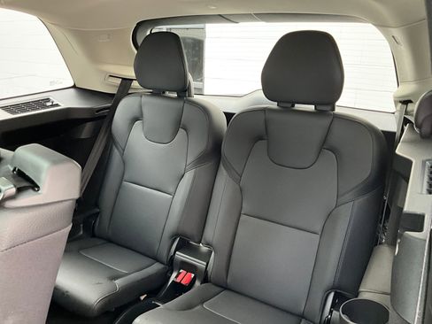 Certified 2024 Volvo XC90 B6 Core w/ Protection Package Premier image 33