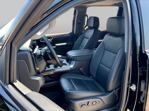 Used 2025 Chevrolet Silverado 1500 LT Trail Boss w/ Convenience Package II AWD/4WD image 8
