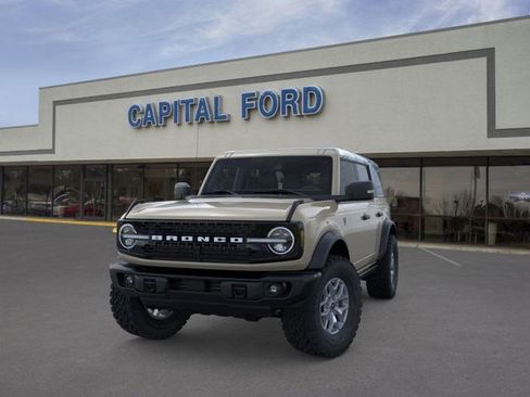 New 2025 Ford Bronco Badlands image 2