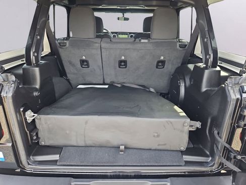 Used 2022 Jeep Wrangler Unlimited Sahara w/ LED Lighting Group image 34