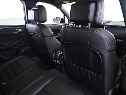 Used 2025 Porsche Macan GTS image 17