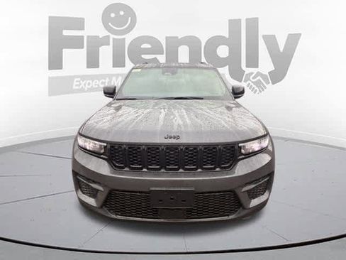 New 2025 Jeep Grand Cherokee Laredo image 2