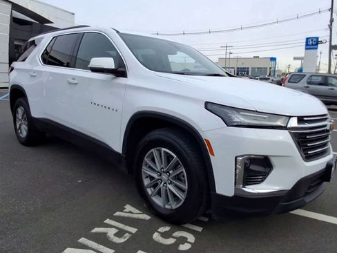 Used 2023 Chevrolet Traverse LT image 8