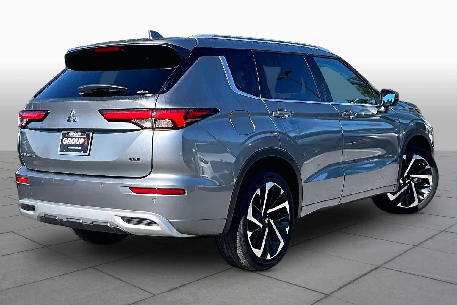 Used 2022 Mitsubishi Outlander SEL AWD/4WD image 13