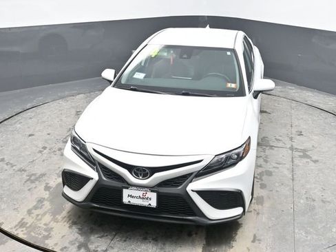 Used 2024 Toyota Camry SE image 18