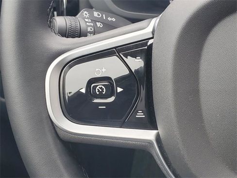 Certified 2025 Volvo XC60 B5 Plus image 19