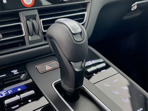 New 2026 Porsche Macan Turbo image 19