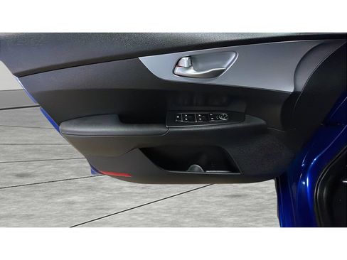 Used 2024 Kia Forte LXS w/ LXS Technology Package image 9