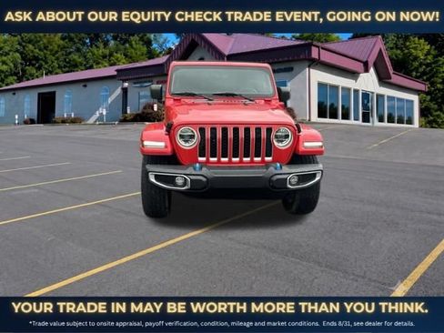 Used 2022 Jeep Wrangler Unlimited Sahara AWD/4WD image 2