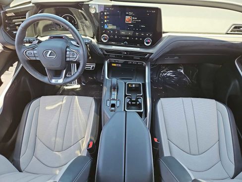 Used 2025 Lexus TX 500h AWD w/ Technology Package image 16