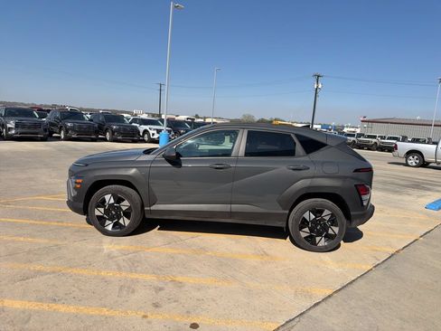 Used 2025 Hyundai Kona SEL AWD/4WD image 4