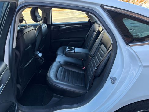 Used 2013 Ford Fusion SE image 19