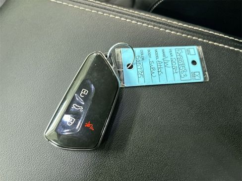 Certified 2024 Volkswagen Atlas SE image 18