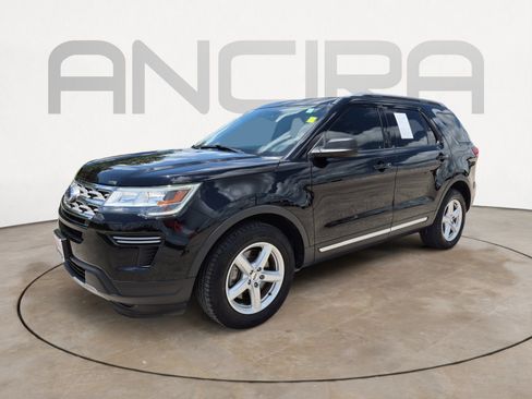 Used 2018 Ford Explorer XLT FWD image 5