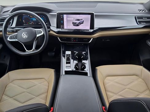 Used 2024 Volkswagen Atlas Cross Sport SE image 13