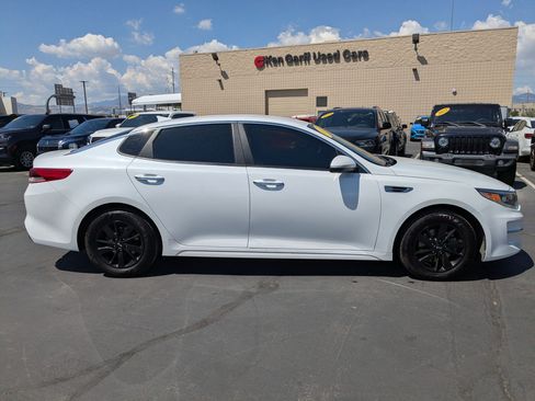 Used 2017 Kia Optima LX FWD image 2