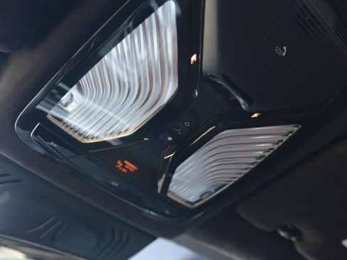 Used 2022 BMW X5 M50i w/ Executive Package AWD/4WD image 20