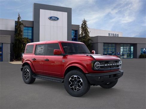 New 2026 Ford Bronco Outer Banks image 7