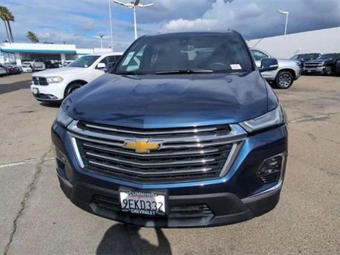 Certified 2023 Chevrolet Traverse LT image 3