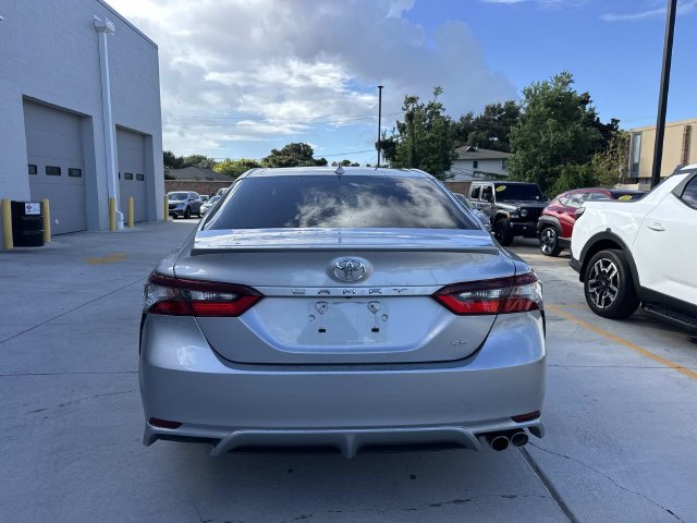 Used 2021 Toyota Camry SE FWD image 6