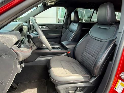 Certified 2025 Ford Explorer ST-Line w/ Premium Package RWD image 9