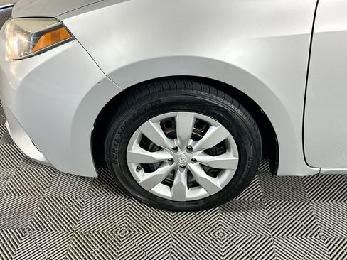 Used 2014 Toyota Corolla LE FWD image 11