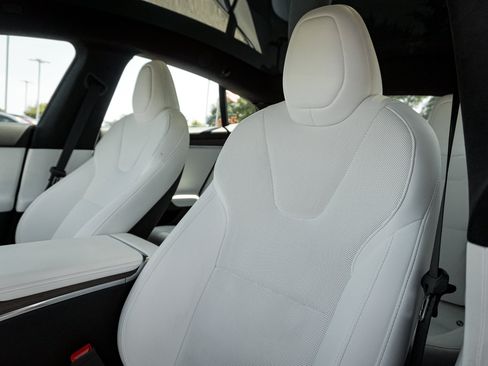 Used 2023 Tesla Model S AWD/4WD image 29
