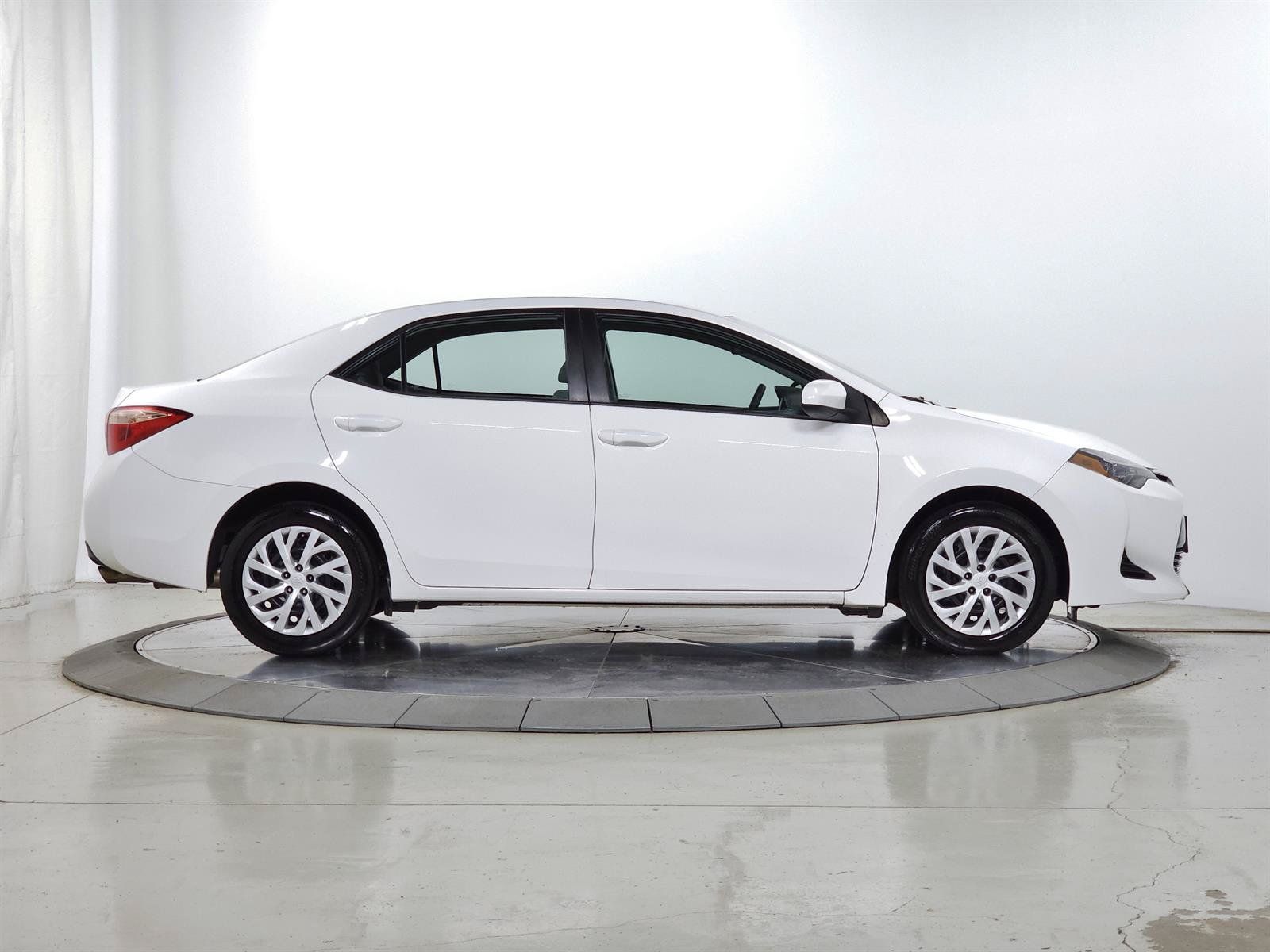 Used 2018 Toyota Corolla LE FWD image 10