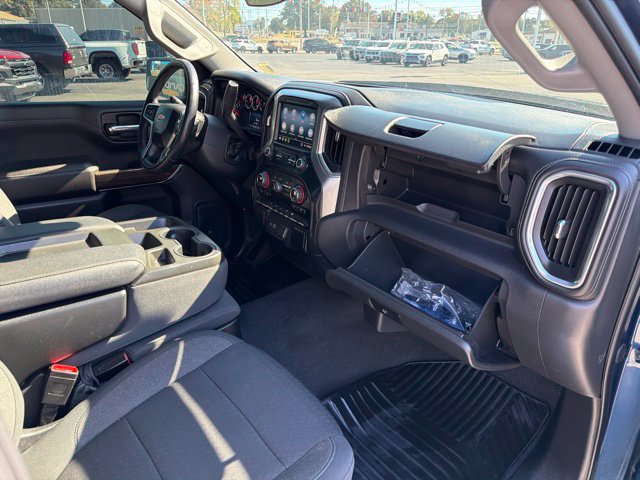 Used 2022 Chevrolet Silverado 1500 LT AWD/4WD image 39
