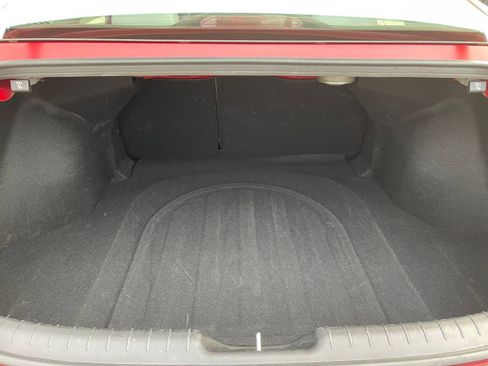 Used 2025 Hyundai Elantra Limited image 30